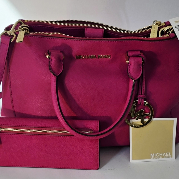 Michael Kors Pink Handbag and Wallet Set - Picture 1 of 12